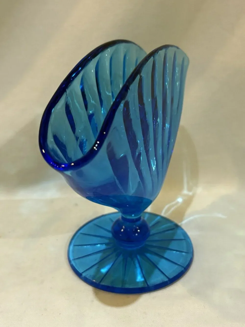 Vintage Fenton Stretch Glass Fan Vase Blue